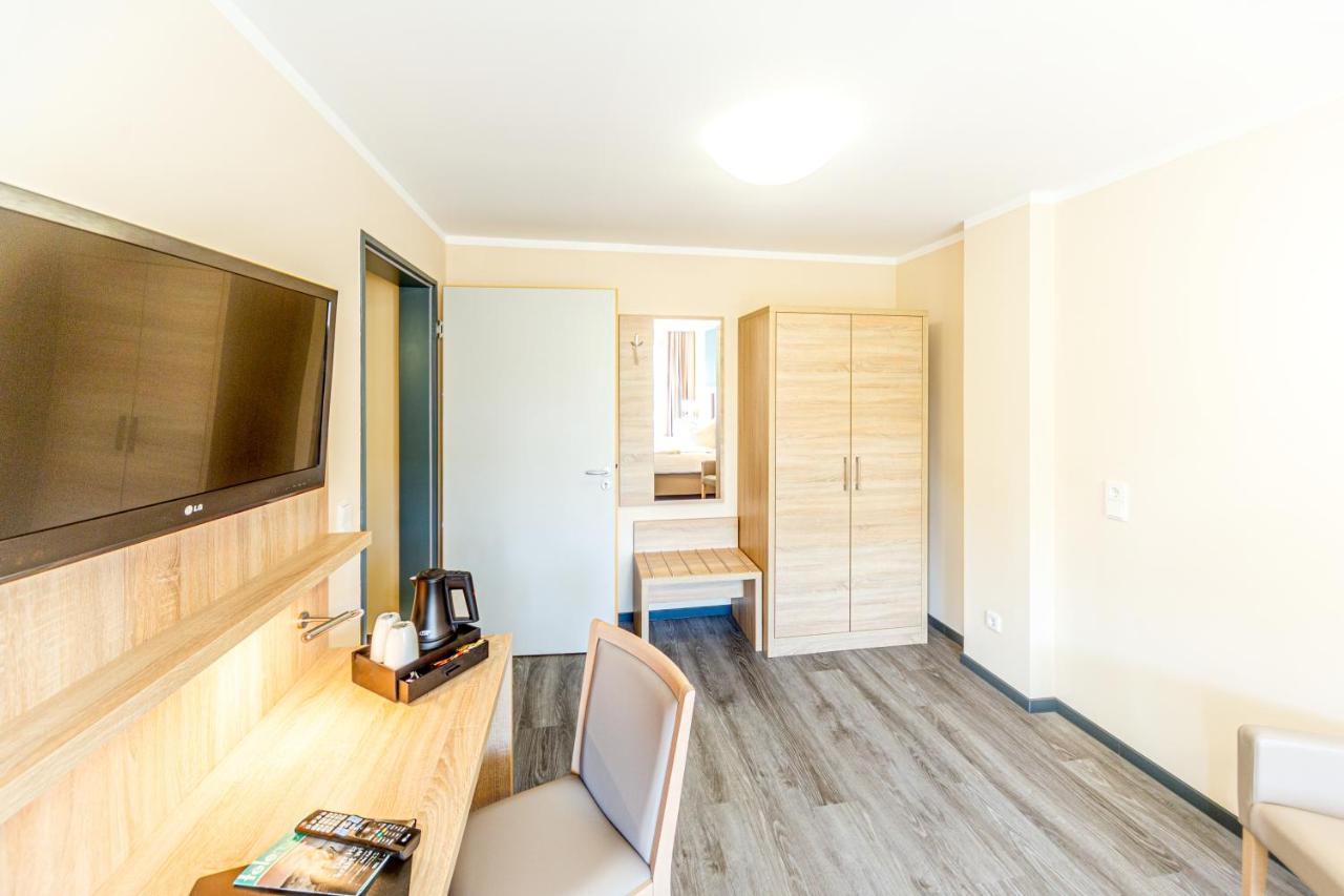 Hotel Ruegenblick Stralsund Exterior photo