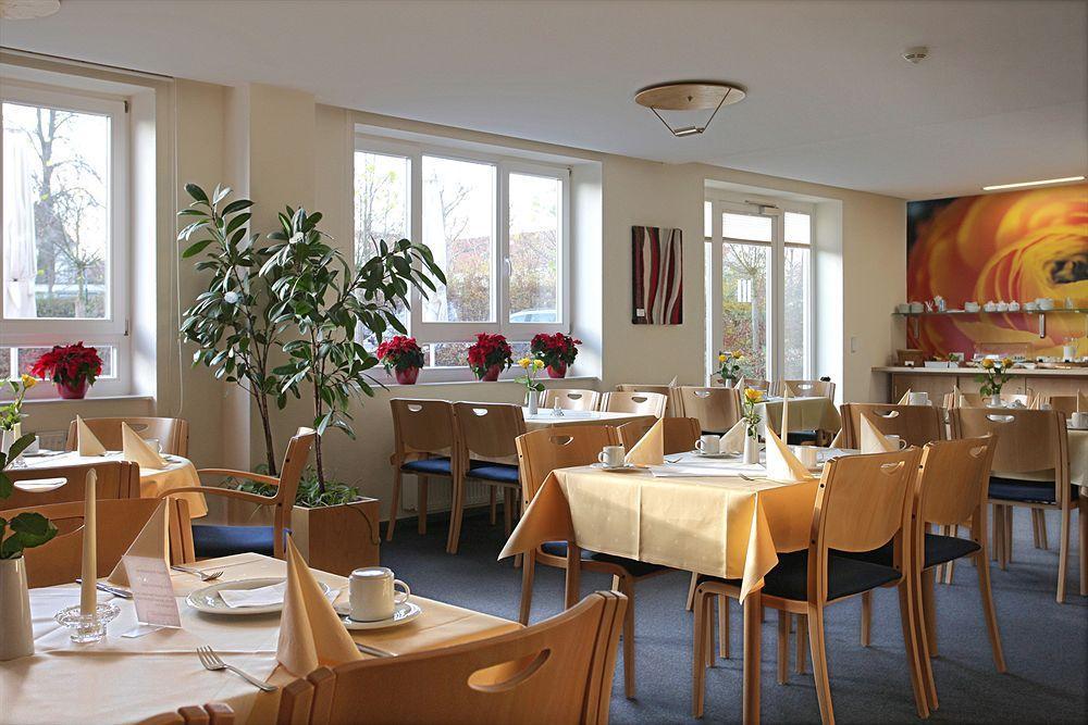 Hotel Ruegenblick Stralsund Exterior photo