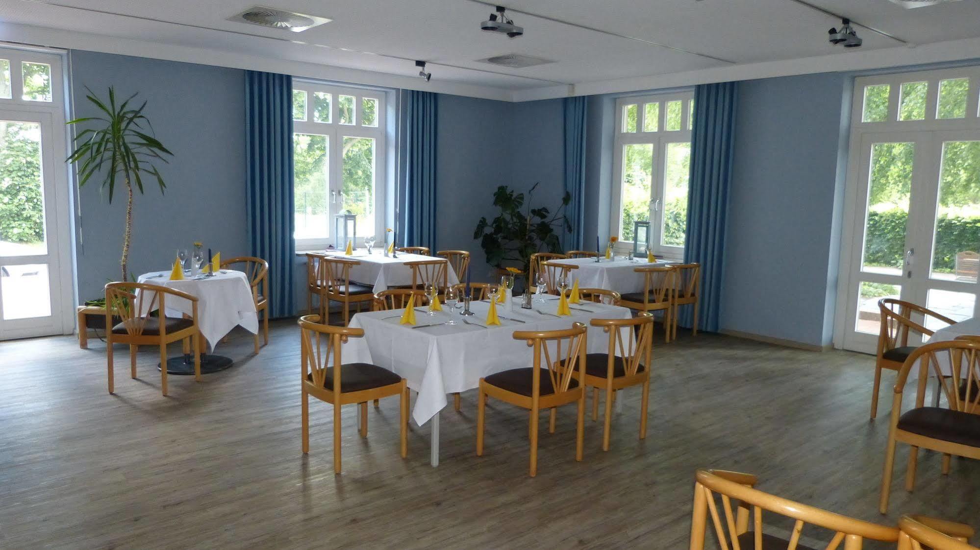 Hotel Ruegenblick Stralsund Exterior photo