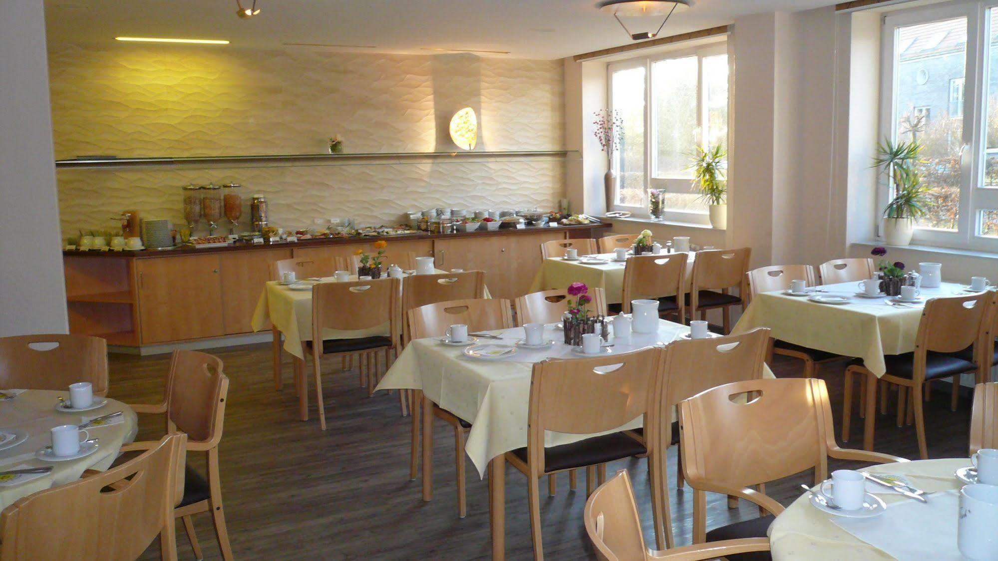 Hotel Ruegenblick Stralsund Exterior photo
