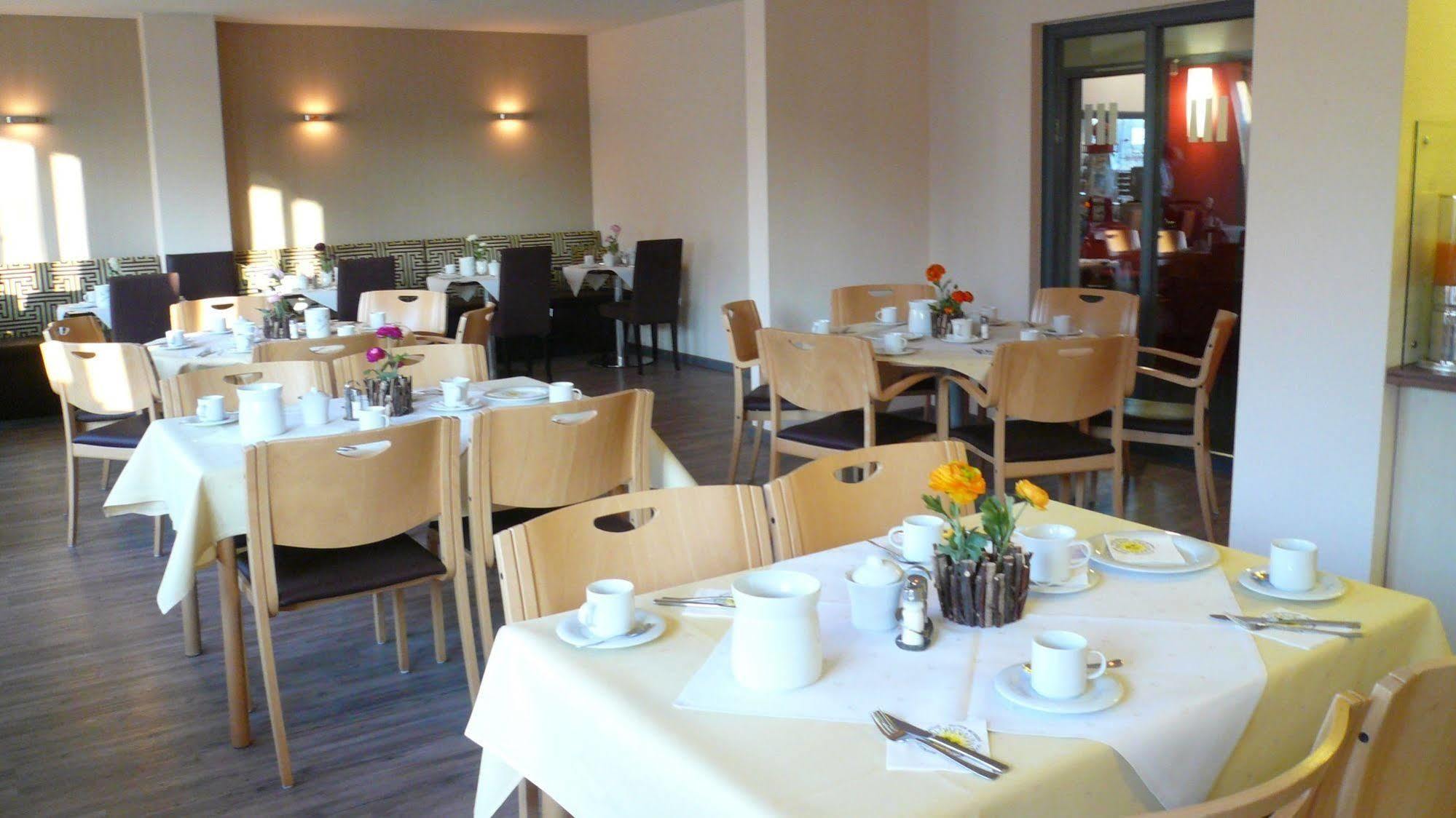 Hotel Ruegenblick Stralsund Exterior photo